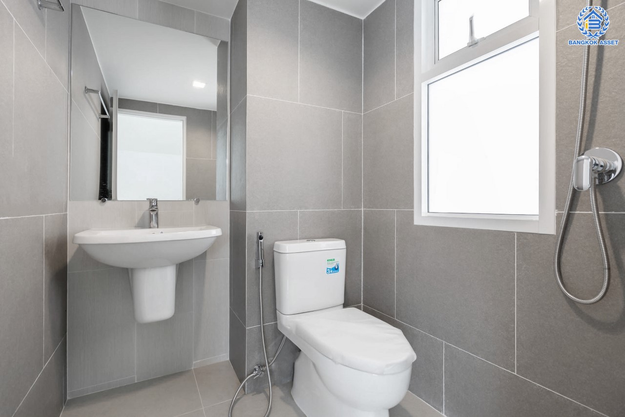 บ้านมือสองตกแต่งใหม่ ม.ศุภาลัย ออร์คิดปาร์ค2 ปิ่นเกล้า-ใกล้ถ.กาญจนาภิเษก หลังมุม ตกแต่งหรูหรา เนื้อที่ 69.8 ตร.ว. ฟังก์ชัน 4 ห้องนอน 4 ห้องน้ำ 1 ห้องแม่บ้าน จอดรถได้ 2 คัน บนทำเลเดินทางสะดวก เชื่อมต่อหลายเส้นทาง และเดอะมอลล์บางแค ทางด่วน "กาญจนาภิเษก" และรถไฟฟ้า "สถานีภาษีเจริญ"